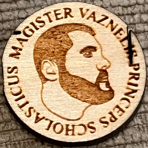 Silver Skull Coin Accessory - Picture 8 of 9